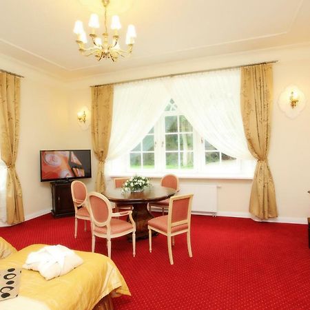 Hotel Dwor Sójki エクステリア 写真