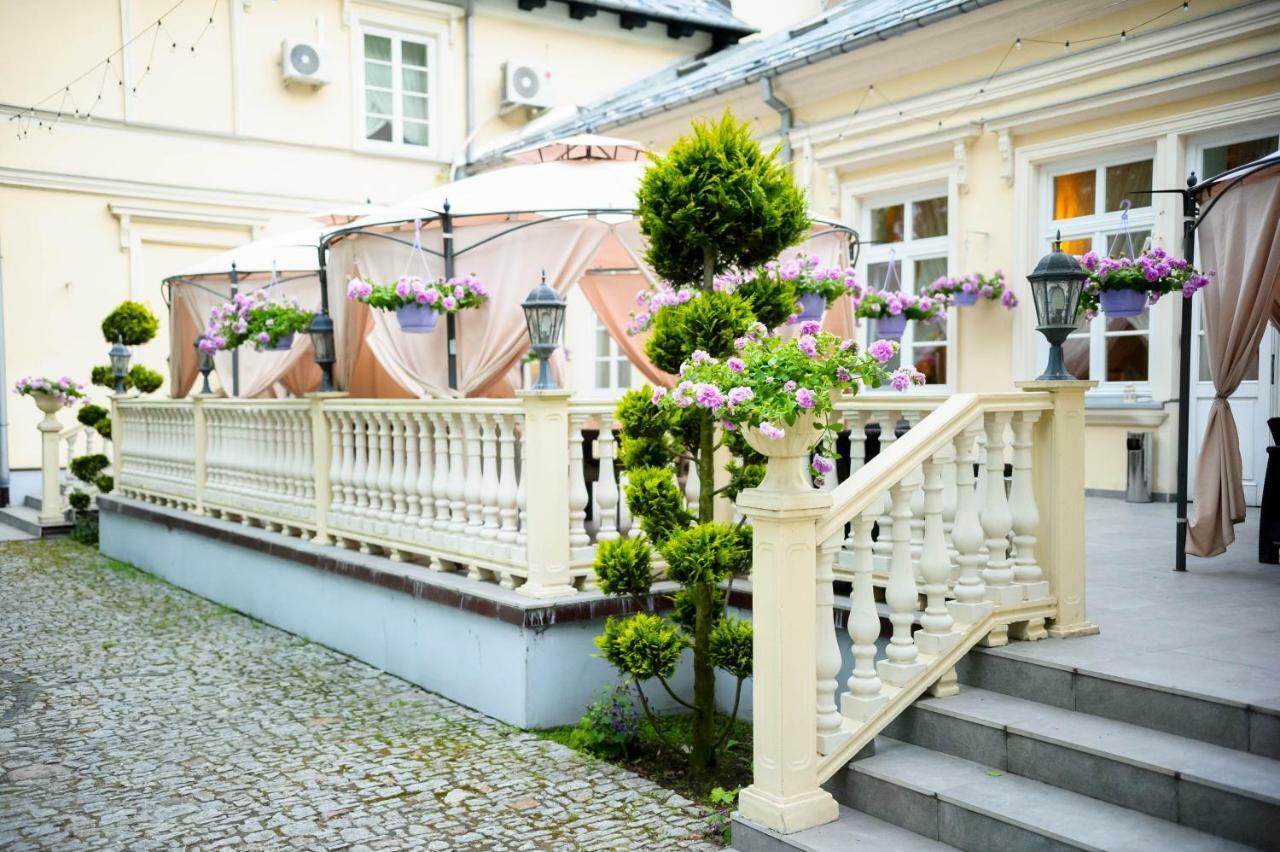 Hotel Dwor Sójki エクステリア 写真