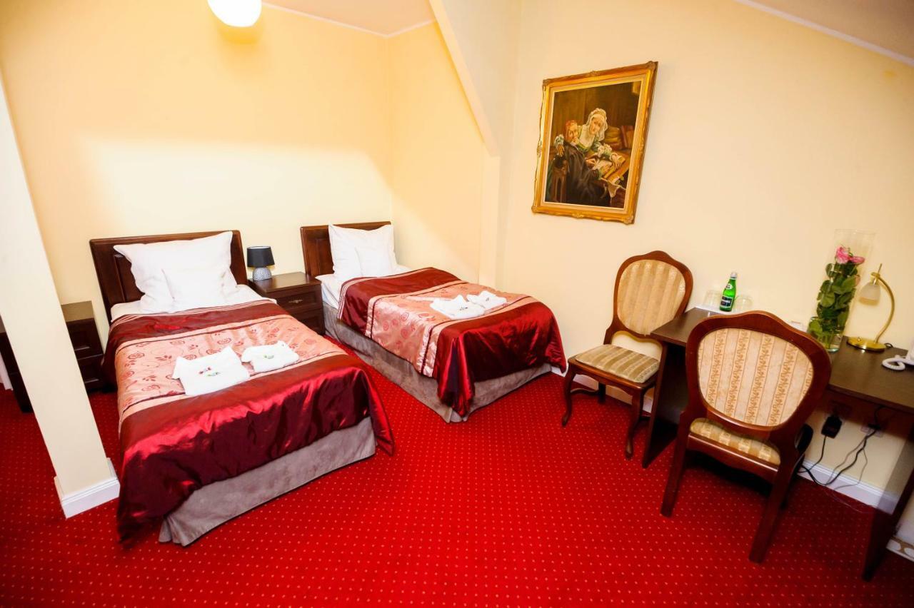 Hotel Dwor Sójki エクステリア 写真