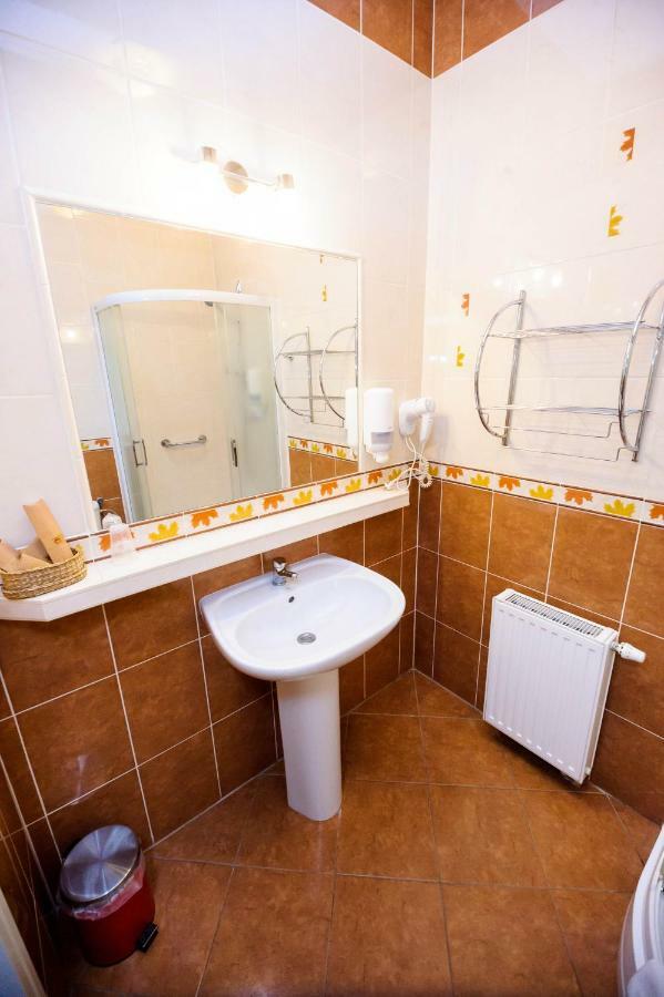 Hotel Dwor Sójki エクステリア 写真