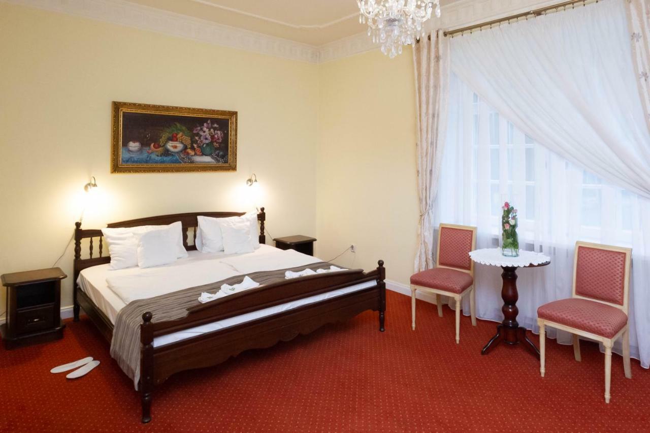 Hotel Dwor Sójki エクステリア 写真
