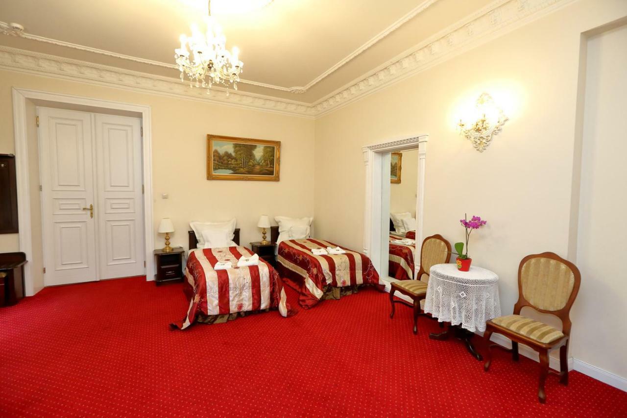 Hotel Dwor Sójki エクステリア 写真